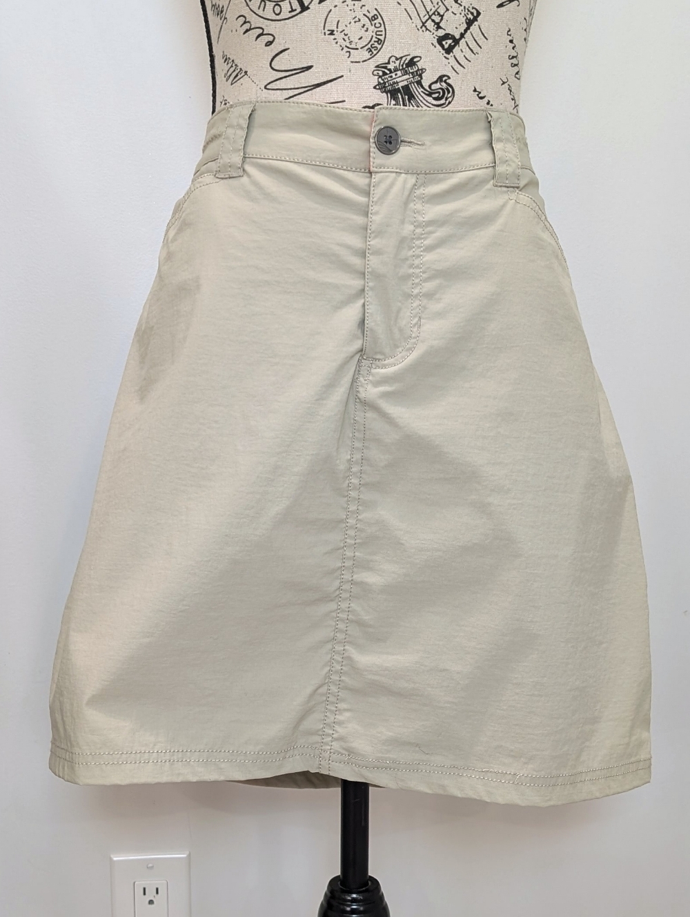 WINDRIVER | Women's Beige Lightweight Mini Hiking Skort
